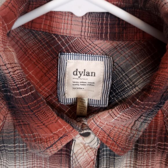 Dylan True Grit Snap Shirt Womens Medium Long Sleeve Plaid Pockets FLAWS - Picture 6 of 9